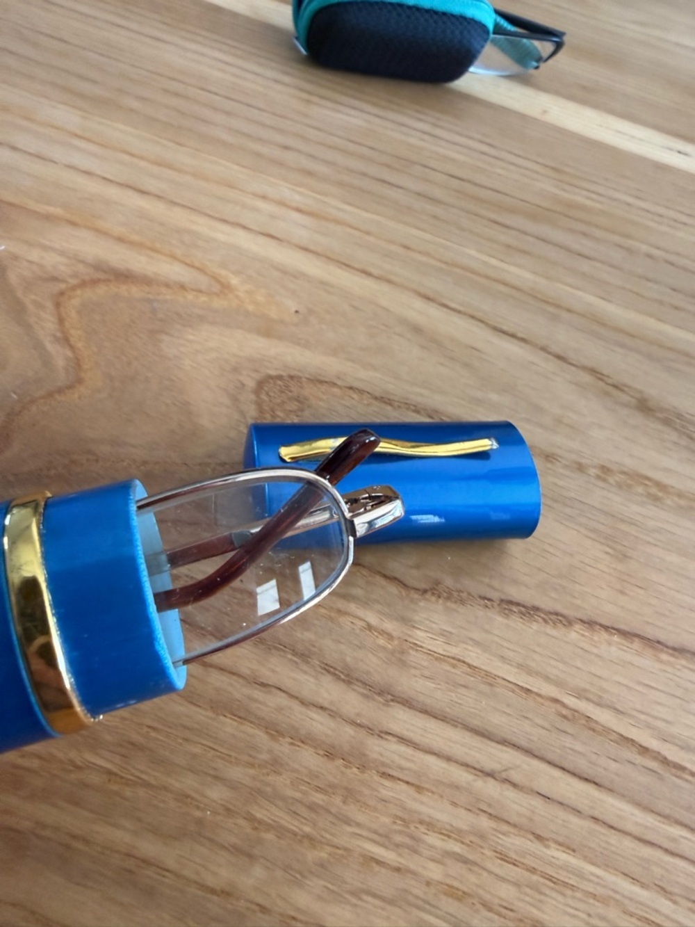 🔥 Closet Sale — 3 for $25 / 5 for $40 Gold Metal Rim Reading Glasses +3.0 - Picture 4 of 4